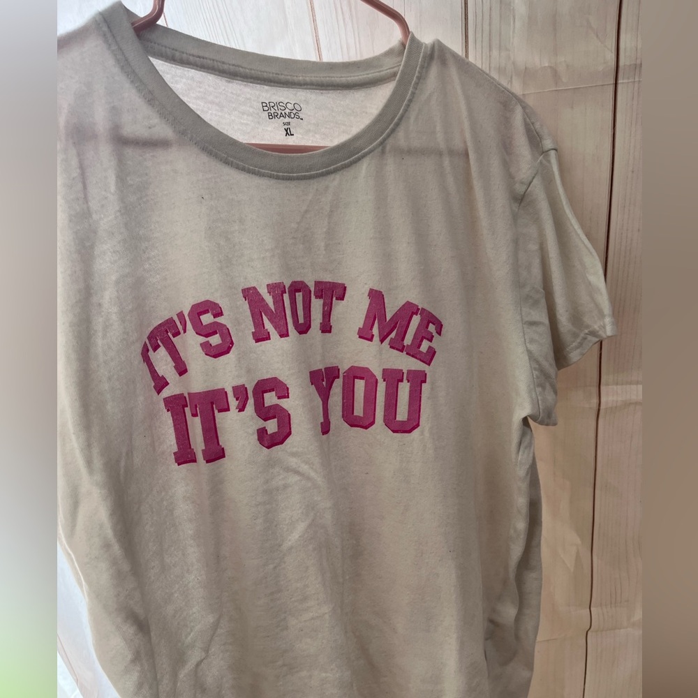 🌹Brisco Brands Beige T-Shirt with Pink Text‎